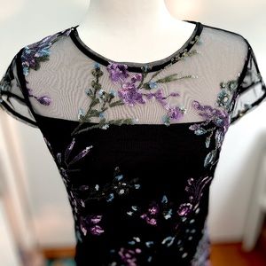 White House Black Market Sequin-Embellished Flower Tee Size M
